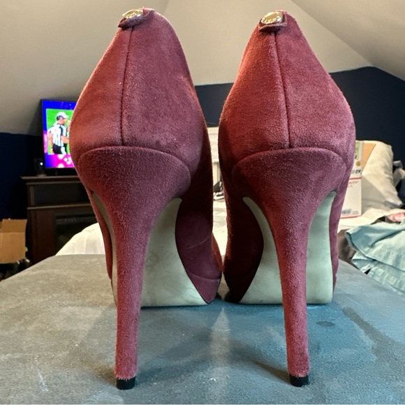 Michael Kors High Heel Suede Burgundy Oxblood Red Pumps shoes size 10 - Picture 4 of 7